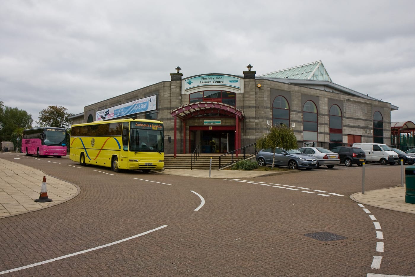 Finchley Lido Leisure Centre — Finchley Lido