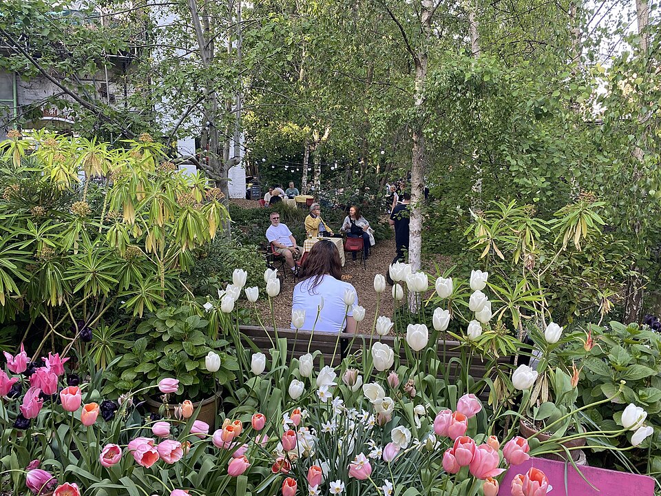 Dalston Eastern Curve Garden — photo 2